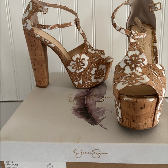 Jessica Simpson Tan and White Floral Platform Sandals - Picture 2 of 3